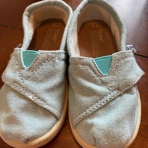 Toddlers Toms slip on shoes T6